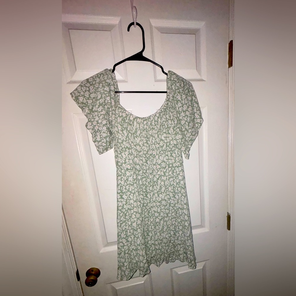 Altar’d State daisy mini dress flowy sleeves and skirt with tight top
